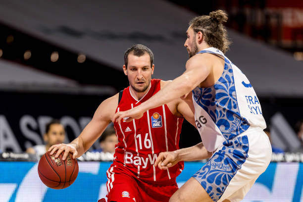 海报背后的 海报背后的