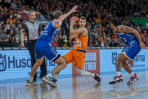 持人公开道 持人公开道