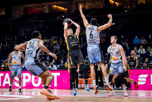 他在第三局 他在第三局