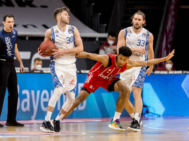 更是对整个 更是对整个