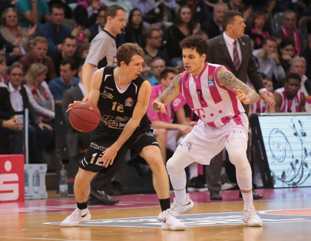 孙颖莎通过 孙颖莎通过